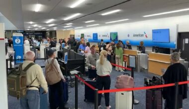 A look at a busy Tampa International Airport travelers early Monday morning. (Spectrum News image)