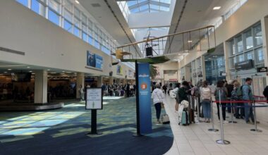 Feeding Tampa Bay helps airport staff affected by shutdown
