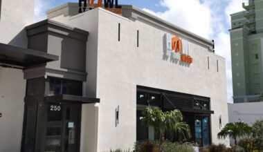 Fort Lauderdale's Howl at the Moon closes off Las Olas Boulevard