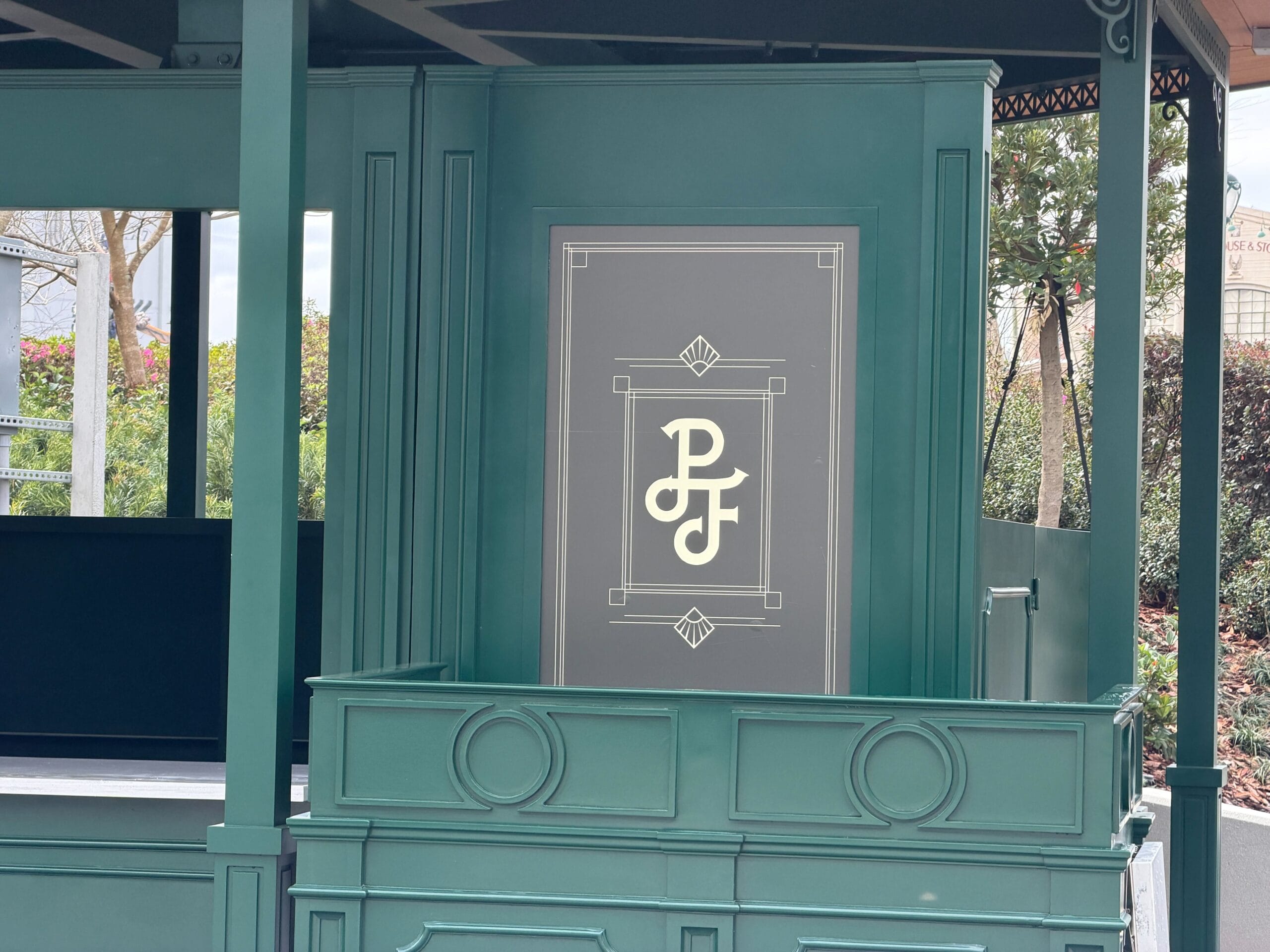 Universal Studios Florida Opens Parkside Fare Snack Stand, Replaces Expo Eats