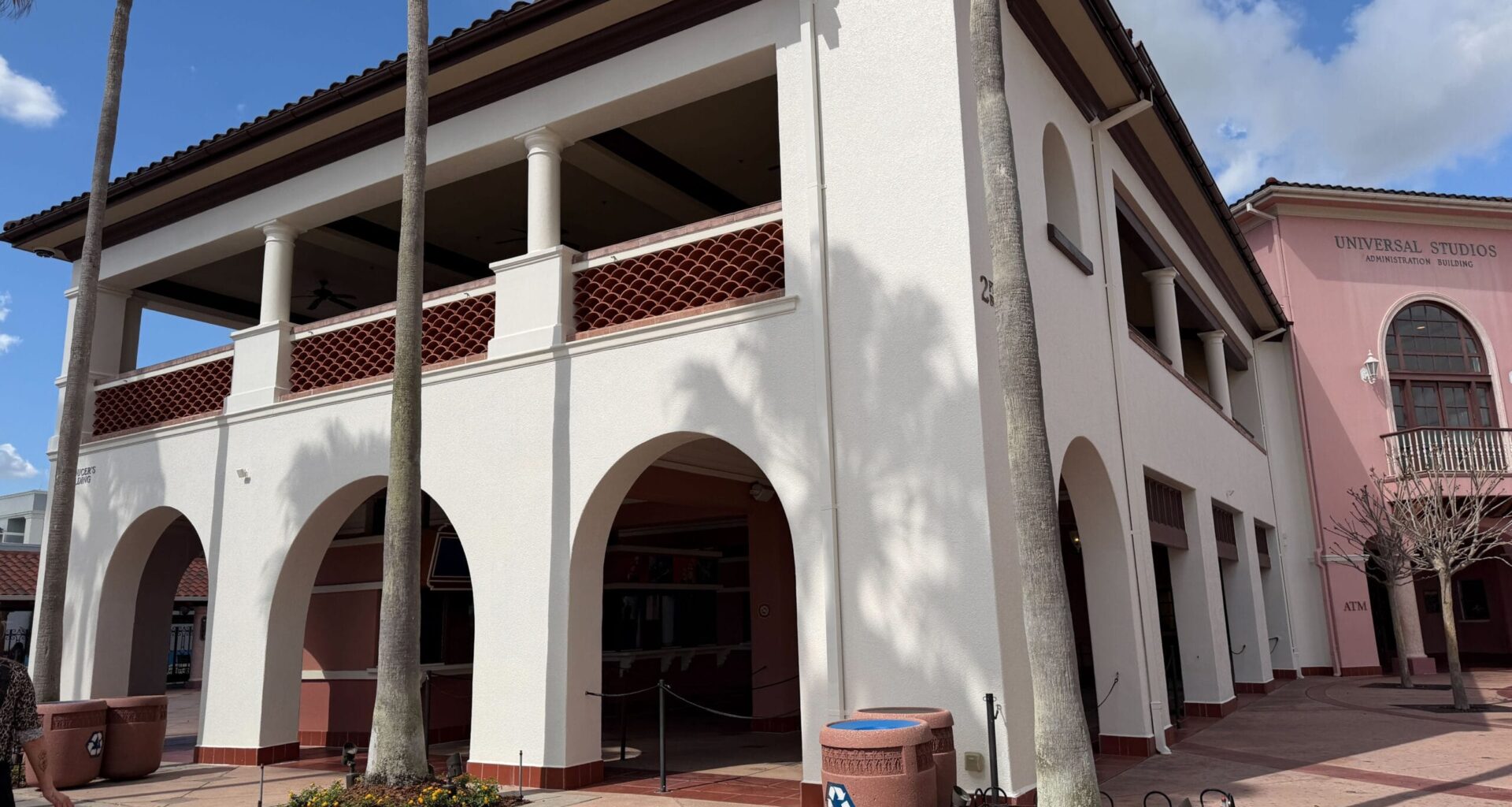 Repainting on Universal Studios ticket booths
