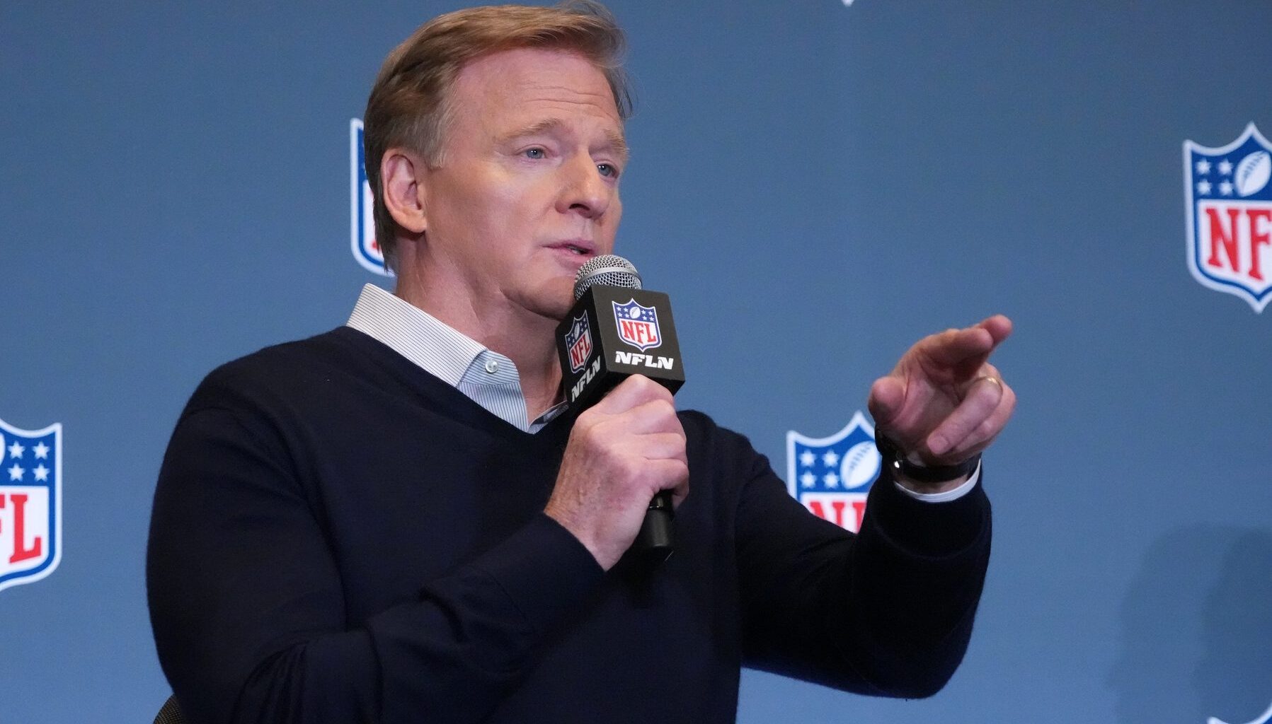 Florida AG Wants NFL to Suspend Rooney Rule