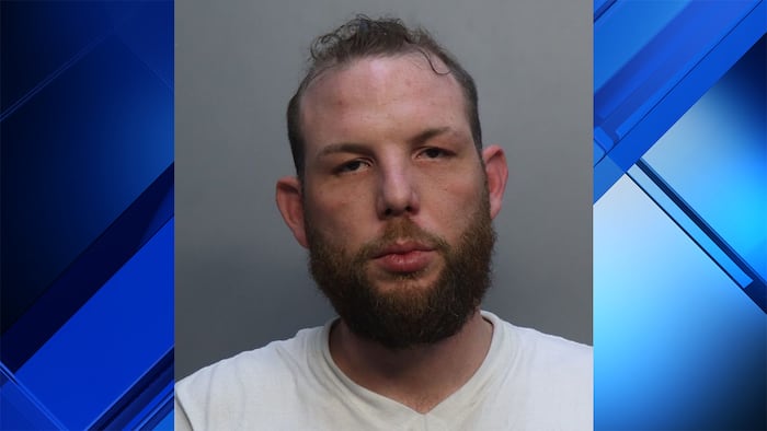 Man makes anti-Cuban slur, exchanges punches with victim at Coral Gables bar