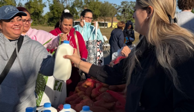 Florida Dairy Farmers donate $10,000 to Harry Chapin Food Bank
