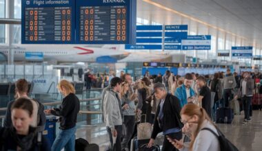 Ort lauderdale international airport reports 240 delays and 11 cancellations. Learn about the causes, impact, and tips for affected passengers in this detailed report.