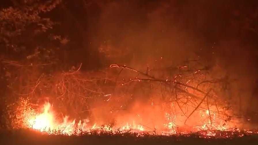 Lee County leaders consider extending burn ban