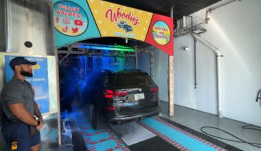 Rain, pollen and water restrictions send Tampa Bay drivers to commercial car washes