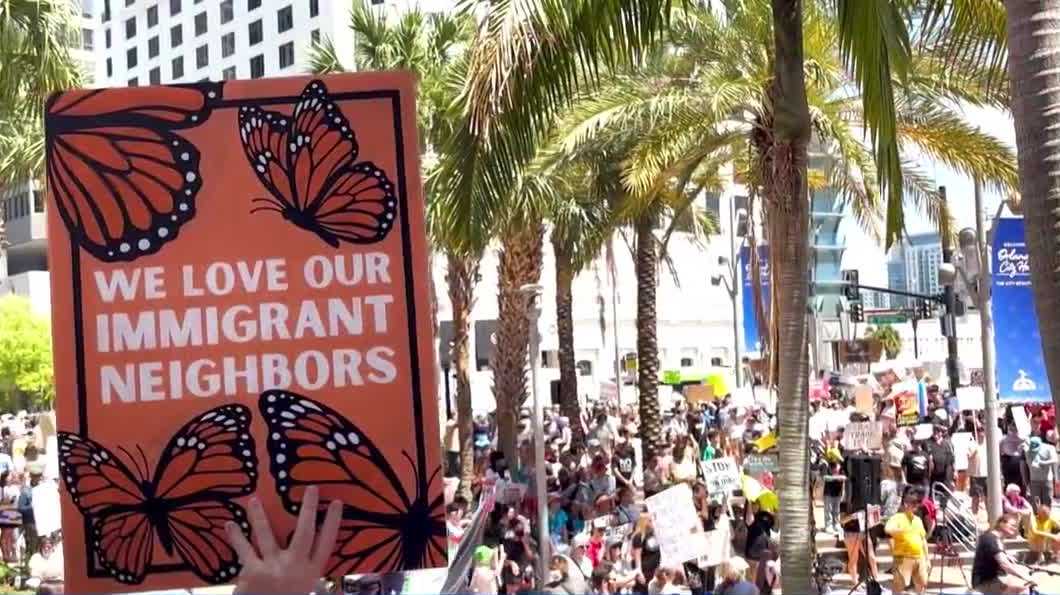 'No Kings' rallies draw crowds across Central Florida