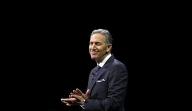 Howard Schultz moves away from Starbucks roots, trading Seattle for Miami