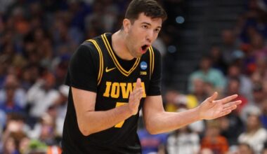 Iowa stuns Florida as first No. 1 seed falls in March Madness