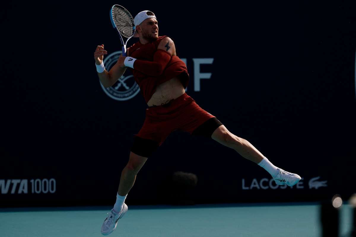 Jack Draper crashes out against Reilly Opelka in Miami Open