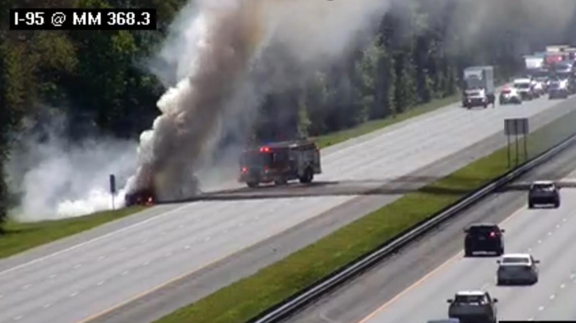 Traffic Alert: Car fire closes 2 northbound lanes on I-95 near Duval-Nassau County line