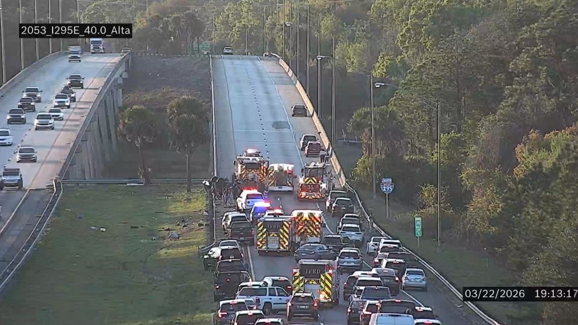 Heavy traffic on I-295E near Alta Drive after car crash