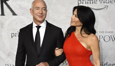 Billionaire Jeff Bezos and his girlfriend, Lauren Sánchez, at a red-carpet event