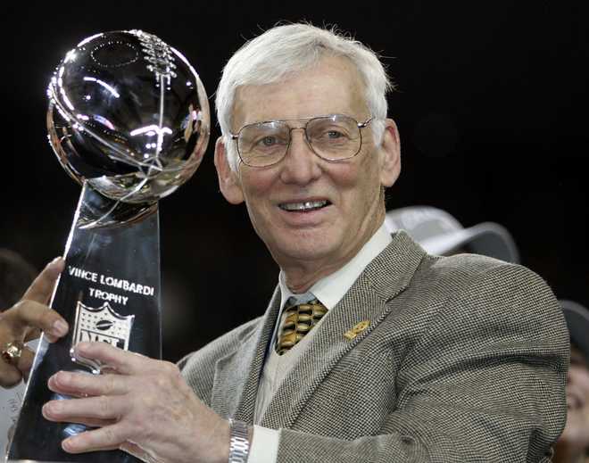 Pittsburgh Steelers team owner Dan Rooney holds the Vince Lombardi trophy after his team won Super Bowl XL, 21-10 against the Seattle Seahawks 05 February 2006 at Ford Field in Detroit, Michigan.  AFP PHOTO/JEFF HAYNES (Photo by JEFF HAYNES / AFP) (Photo by JEFF HAYNES/AFP via Getty Images)