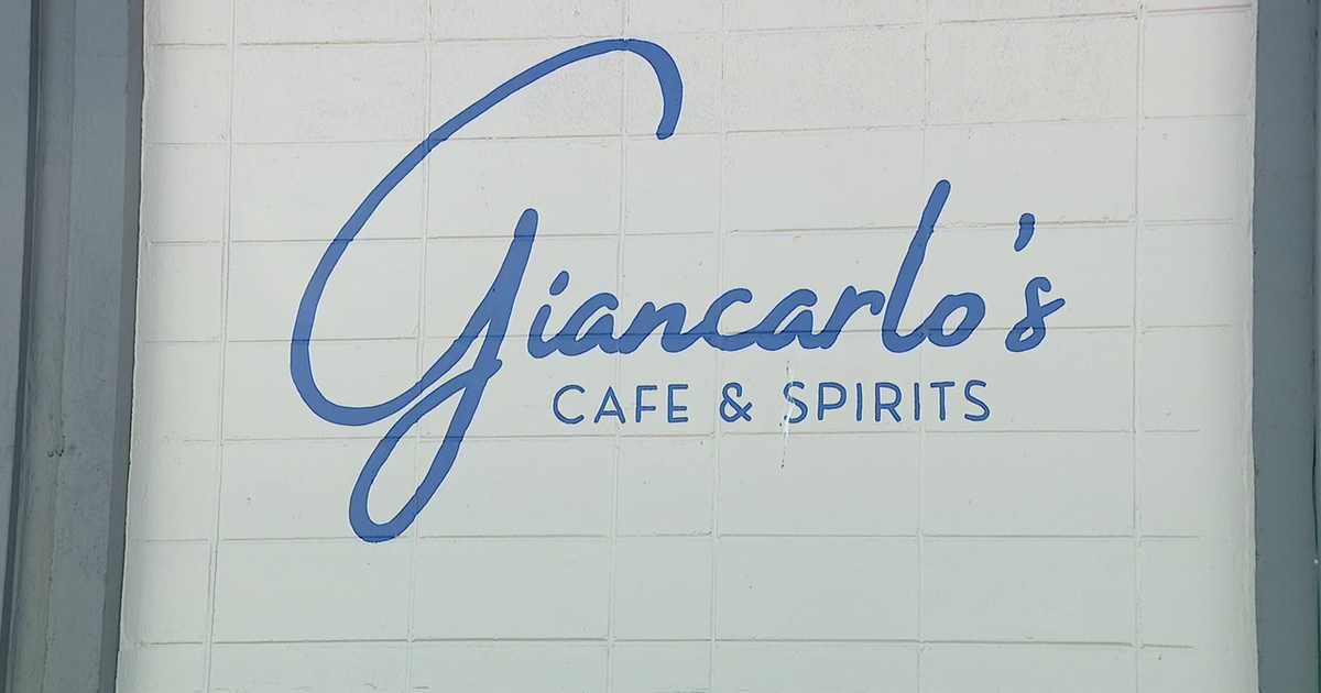 Giancarlo's invites customers in for coffee or a nightcap at North Hyde Park location