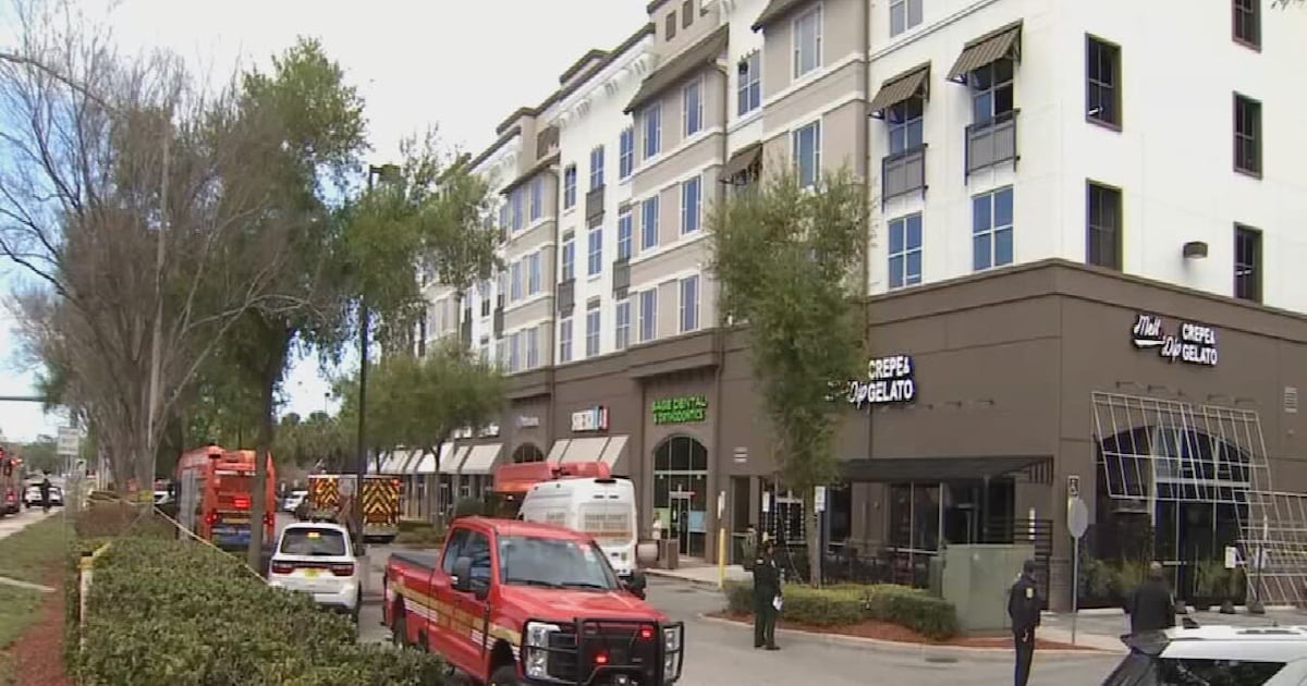 Dangerous cracks force evacuation at Orlando apartment complex