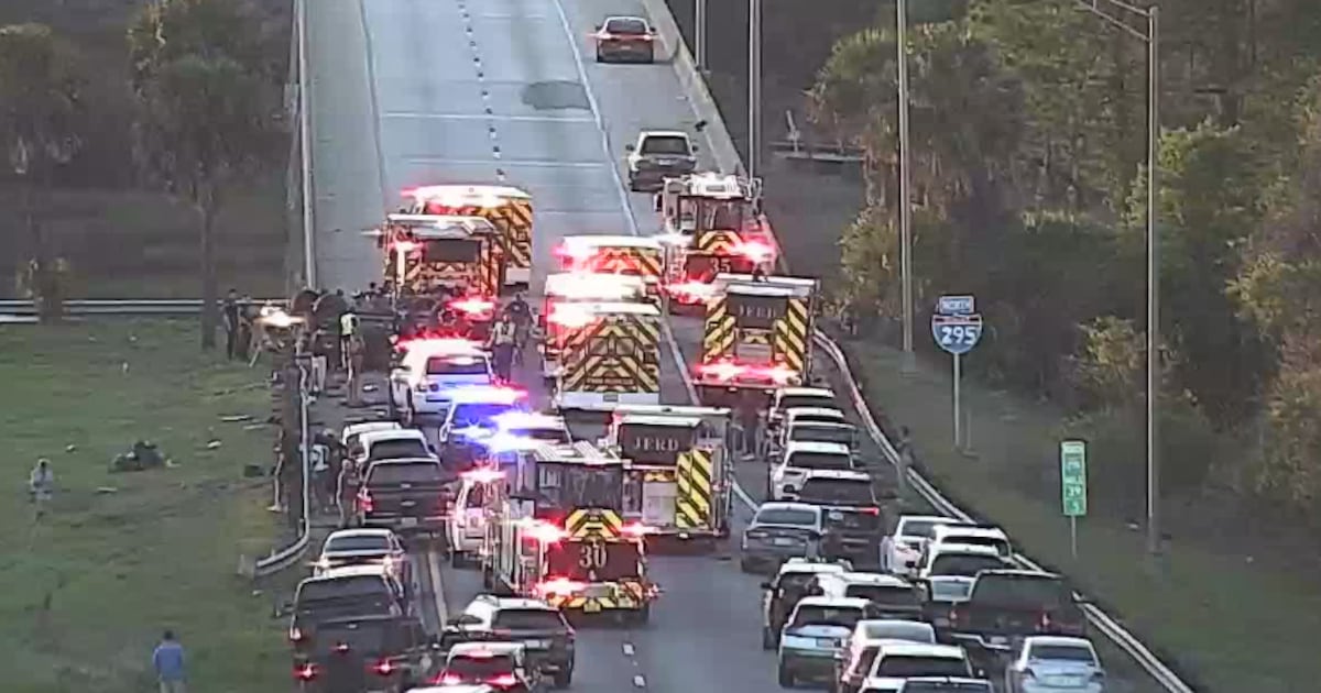 Crash closes all northbound lanes on I-295E at Alta Drive – Action News Jax