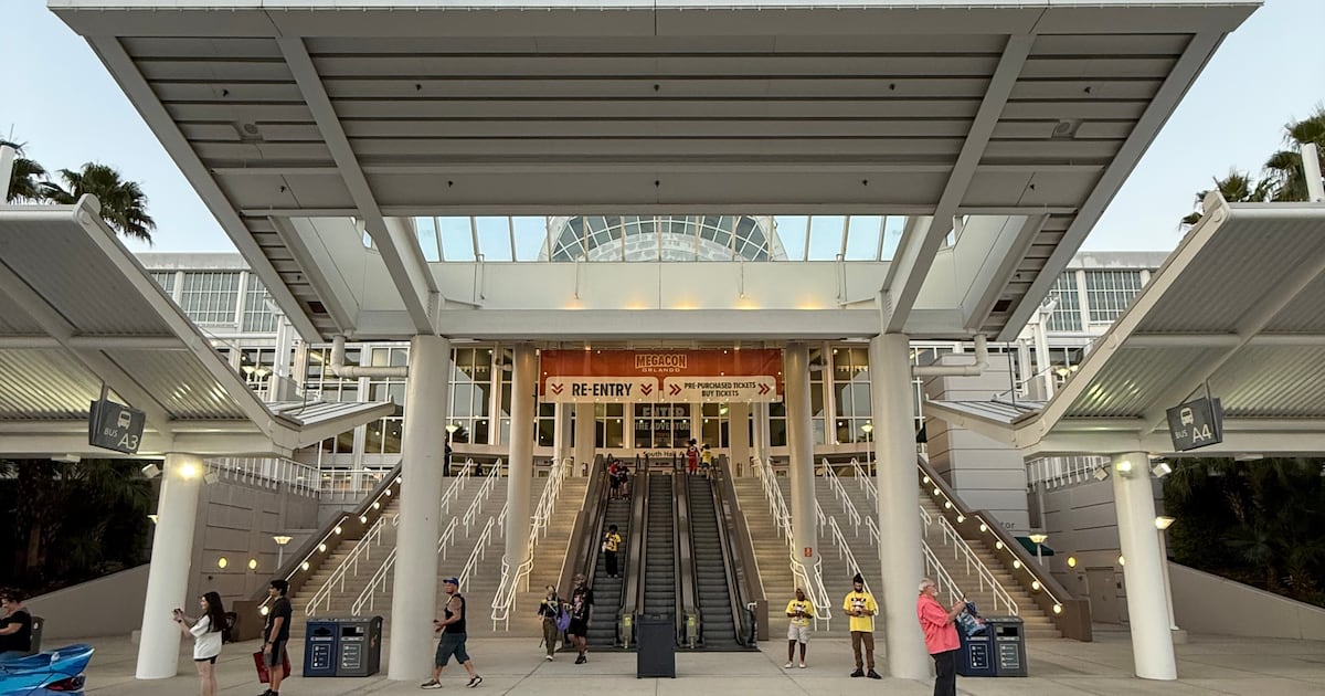 Pop Culture Fans Flock to MegaCon in Orlando