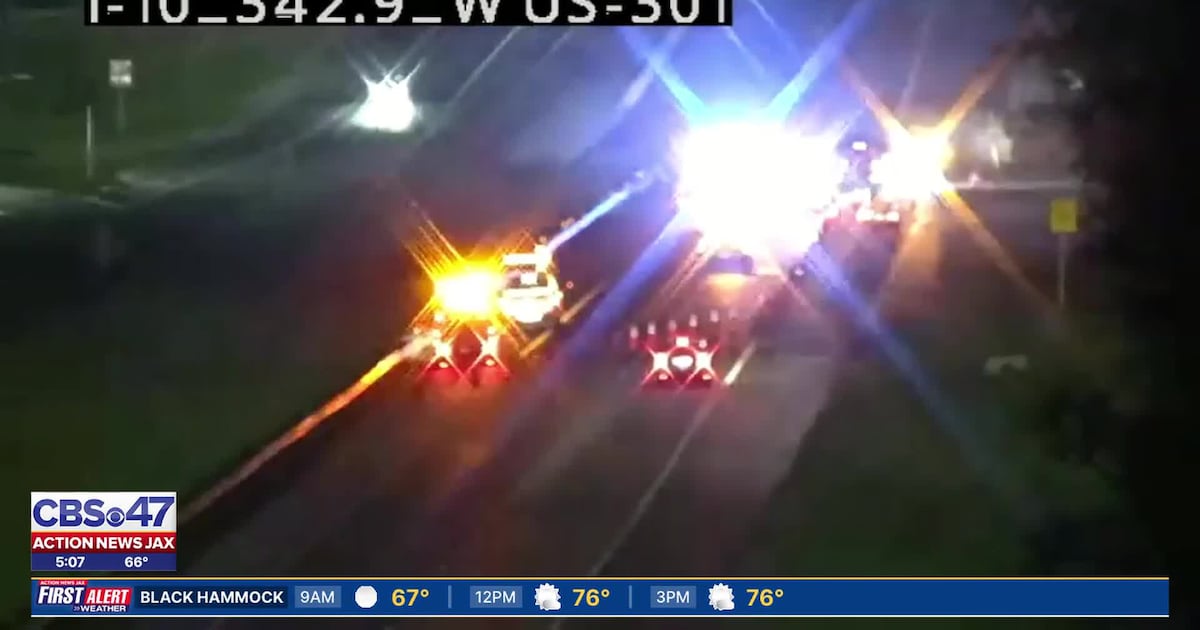 1 dead, 2 injured in 3-car crash on I-10 in Jacksonville – Action News Jax