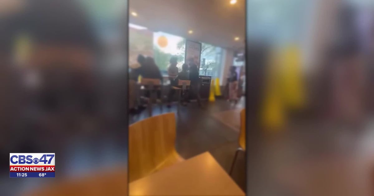 Mother outraged after viral video shows JSO officer punching teen son – 104.5 WOKV