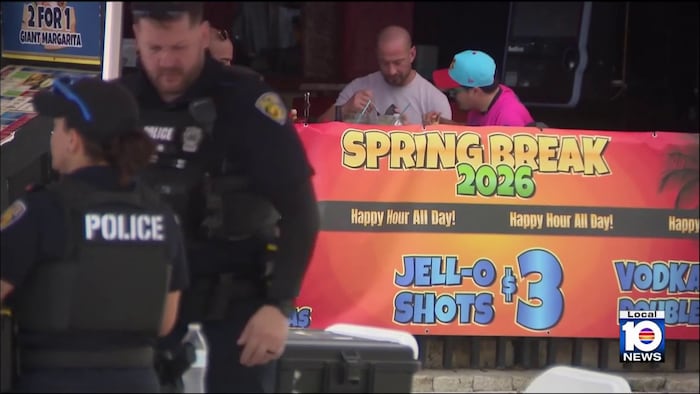 Follow Fort Lauderdale police officers on spring break patrol