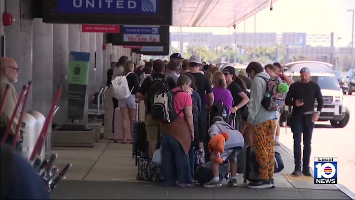 Long TSA lines at Fort Lauderdale airport amid government shutdown