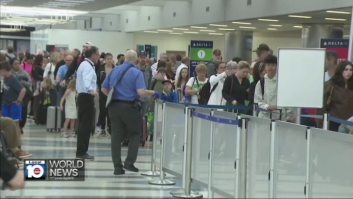 Shutdown strains TSA workers, South Florida travelers amid spring break rush