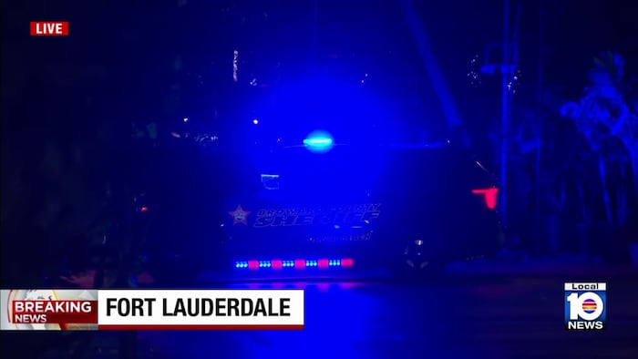 2 rescued after van crashes into water in Fort Lauderdale community