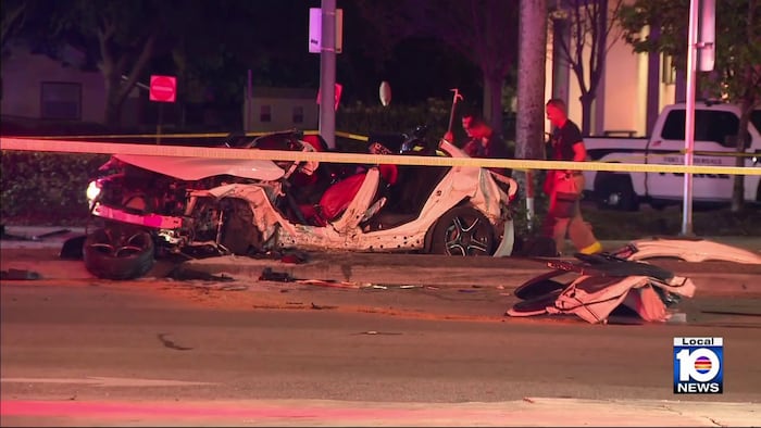 3 injured in Fort Lauderdale crash; 1 in critical condition
