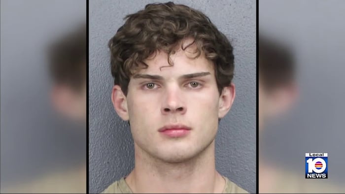 ‘Looksmaxxing’ influencer Clavicular arrested by Fort Lauderdale police