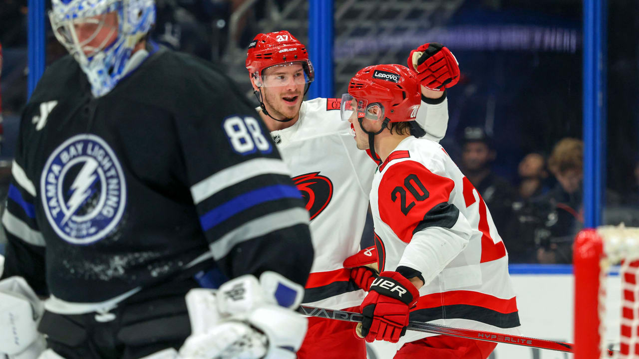 Martinook breaks tie in 3rd, Hurricanes edge Lightning