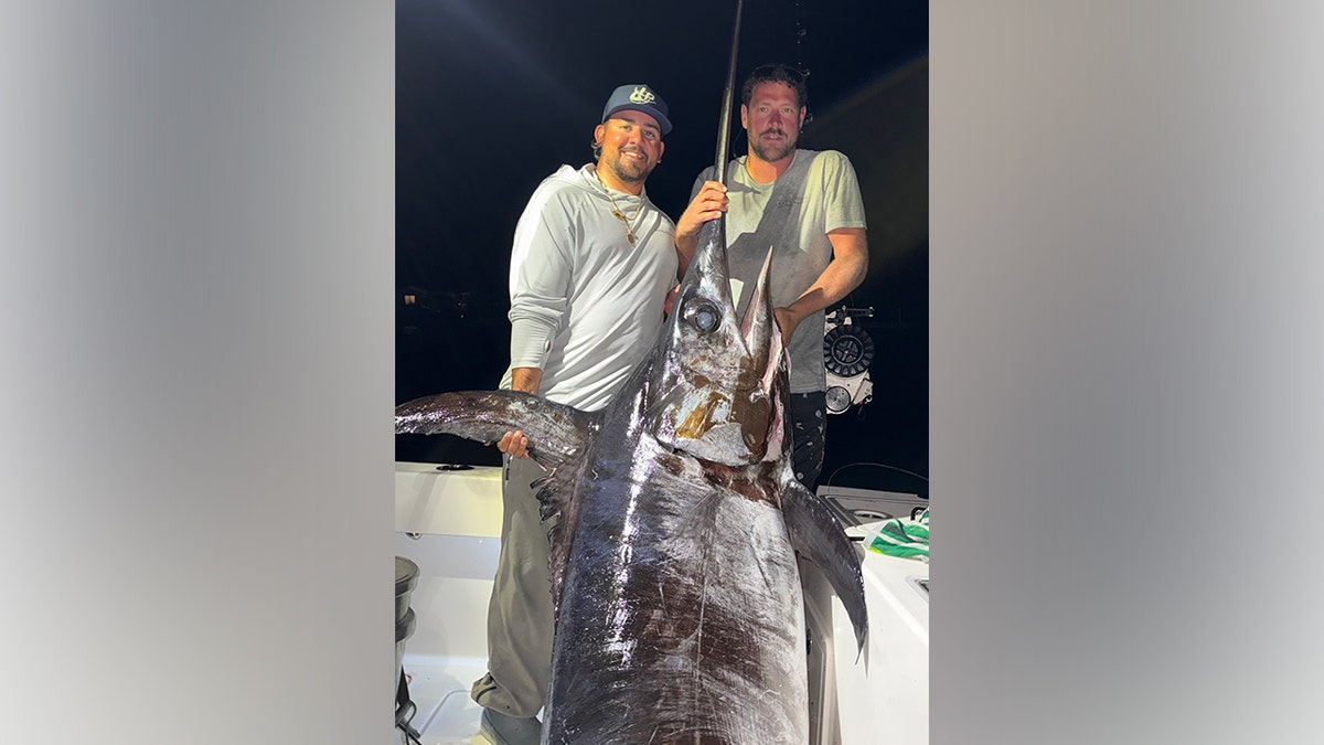 Captain catches nearly 500-pound fish