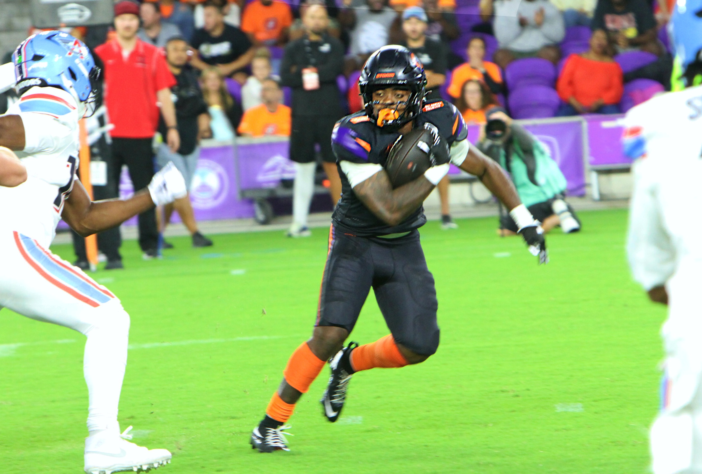 Orlando Storm running back Jashaun Corbin runs toward a first-quarter...