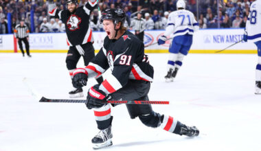 Sabres break tie late, edge Lightning in wild back-and-forth game for 7th straight win