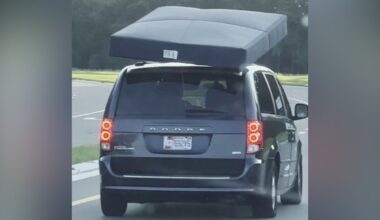 Video surfaces of 'dancing mattress' along Florida roadway