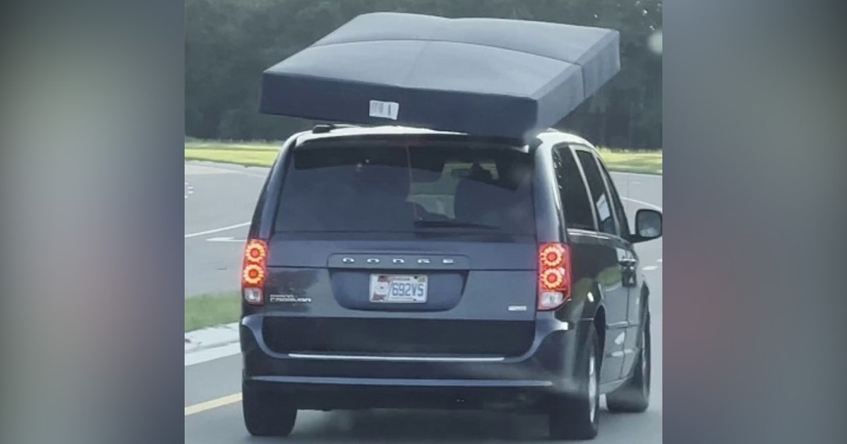 Video surfaces of 'dancing mattress' along Florida roadway