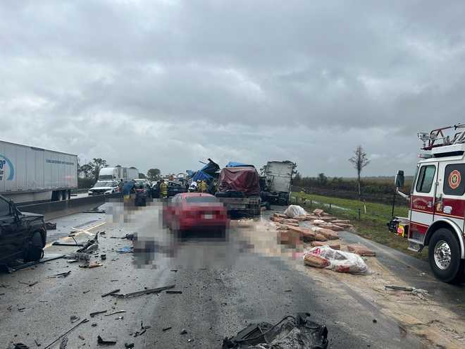 Turnpike shutdown in Martin County after major accident involving tractor-trailers and multiple cars turnpike shutdown in martin county after major accident involving tractor-trailers and multiple cars