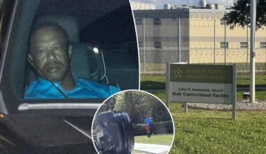Tiger Woods leaves jail after Florida car crash, DUI arrest