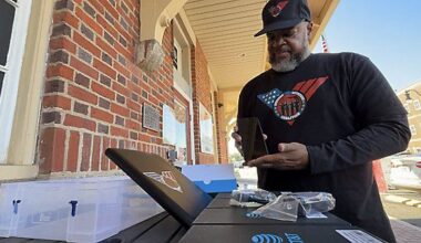 Rodney Greene, the President of the Brevard Veterans Coalition, is helping distribute 10,000 free cell phones and service to qualifying veterans across the state. (Spectrum News/Jordan Mead)