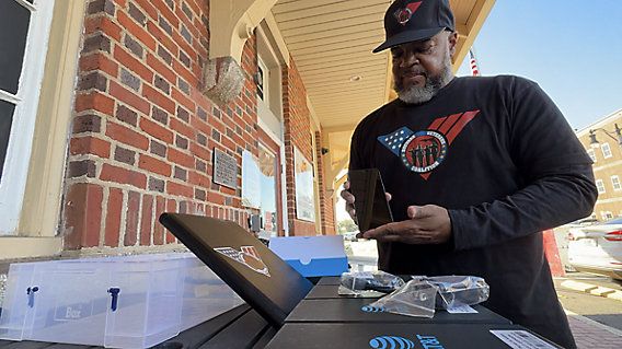 Rodney Greene, the President of the Brevard Veterans Coalition, is helping distribute 10,000 free cell phones and service to qualifying veterans across the state. (Spectrum News/Jordan Mead)