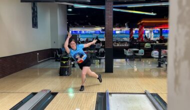 Alyssa Ferraro practicing shots at Boardwalk Bowl Entertainment Center in Orlando. (Brandon Green/Spectrum Sports 360)