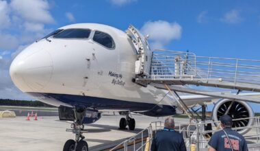Bomb threat leaves Boston JetBlue passengers stuck on Florida tarmac for hours