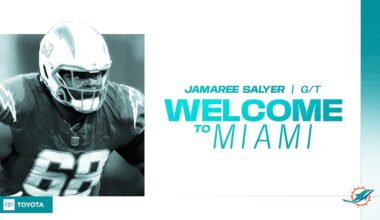 Dolphins sign Salyer