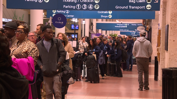 PBIA travelers endure long early morning TSA lines