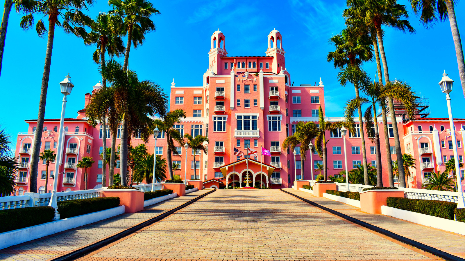 This Underrated Florida City Is A Chiller "Mini Miami" With Even Better Beaches For Spring Break