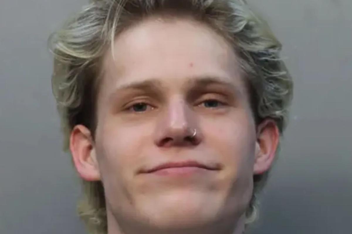 Smirking stoner caught at Miami airport with 75 pounds of marijuana in luggage