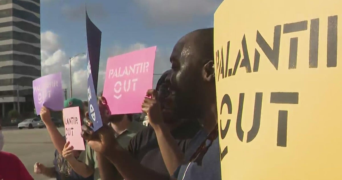 Protestors stage an "unwelcome party" for Palantir's move to Miami, claiming that its technology helps ICE with deportations