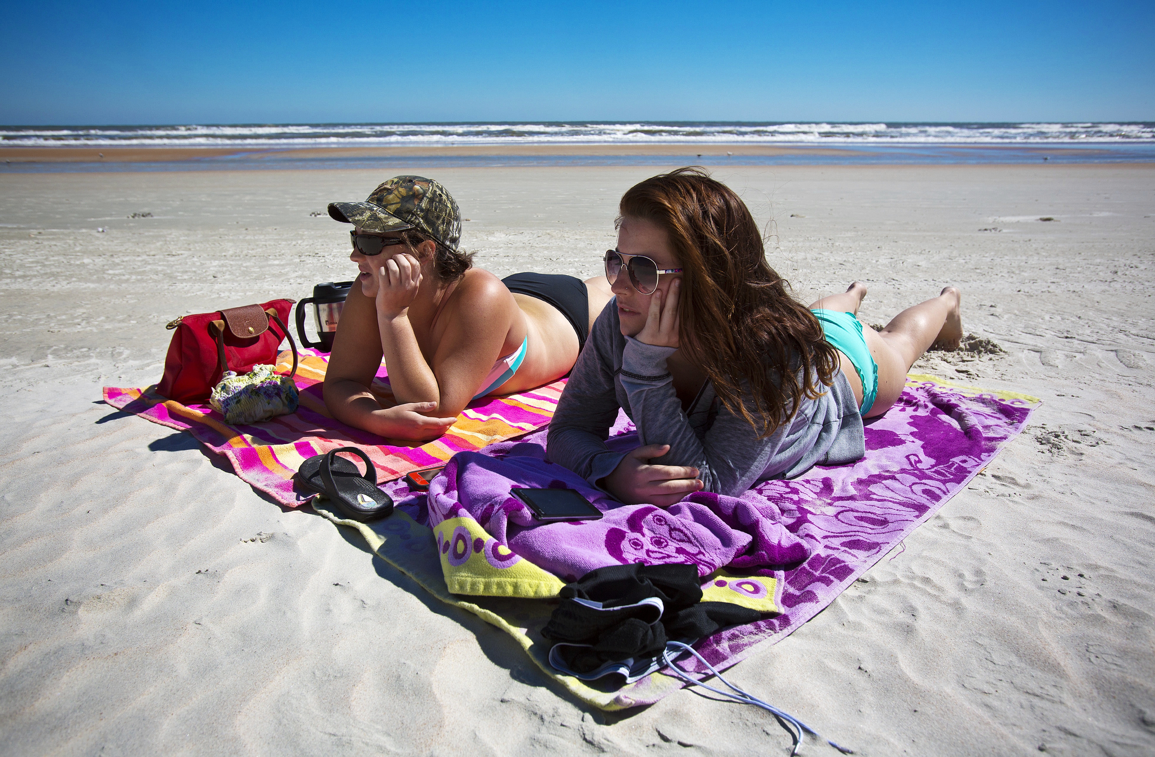 USF students Kaylynn Hemmerlein, right, and Kelsey Hill have the...