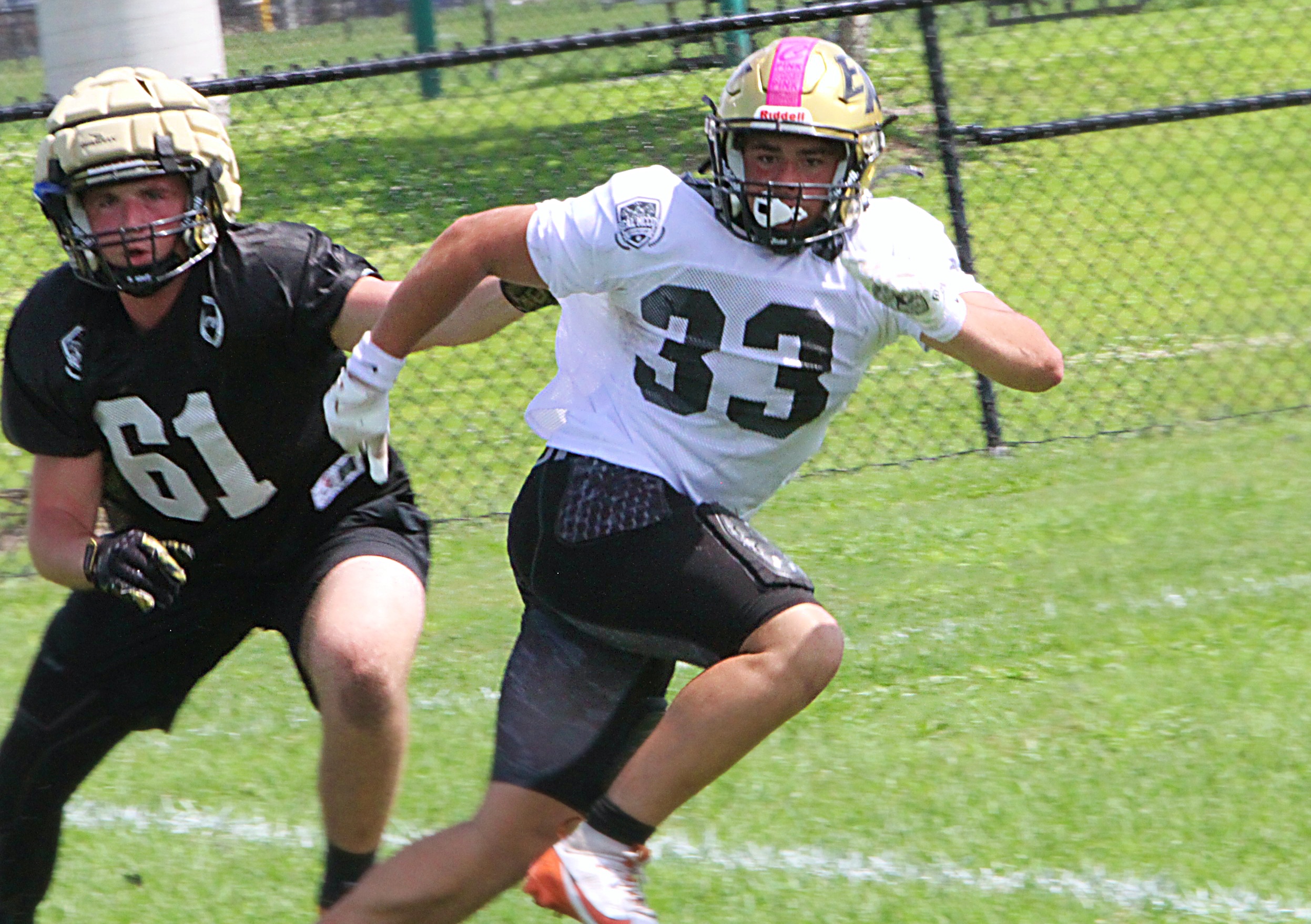 East Ridge 2028 running back Bryan Neves dos Santos at...